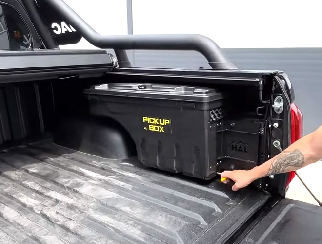 Как поворотный бокс на 45 литров наводит порядок в кузове пикапе