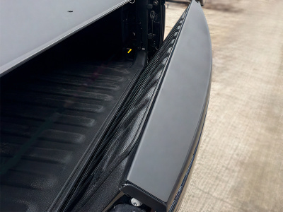 Алюминиевая накладка на откидной борт RAM 1500 5 gen.  (1 шт. со скотчем)
