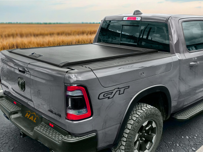 Крышка роллета RAM 5.7FT RAMBOX (черная/серая рейка) механическая