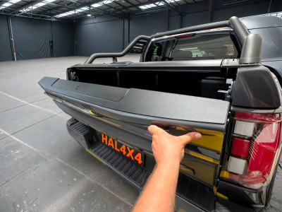 Алюминиевая накладка на откидной борт Foton V9 (борт со ступенькой) (1 шт. со скотчем)