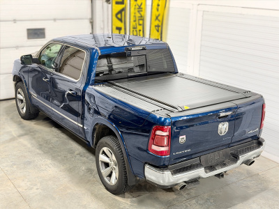 Крышка роллета RAM 5.7FT RAMBOX (черная/серая рейка) электрическая