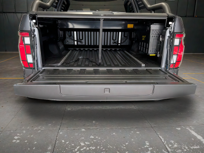 Алюминиевая накладка на откидной борт Foton V9 (борт со ступенькой) (1 шт. со скотчем)