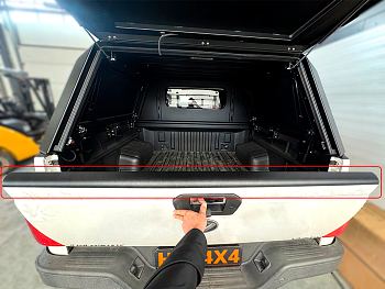 Пластиковая накладка на откидной борт Foton G7 (1 шт. со скотчем) 