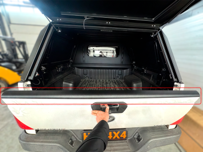 Пластиковая накладка на откидной борт Foton G7 (1 шт. со скотчем)